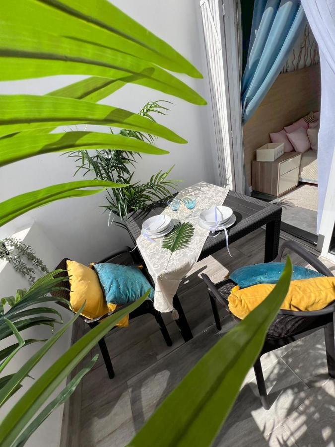 Malibu Park Apartments Sol Адехе Екстериор снимка