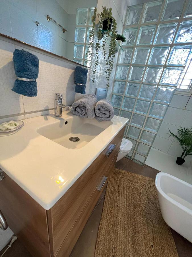 Malibu Park Apartments Sol Адехе Екстериор снимка