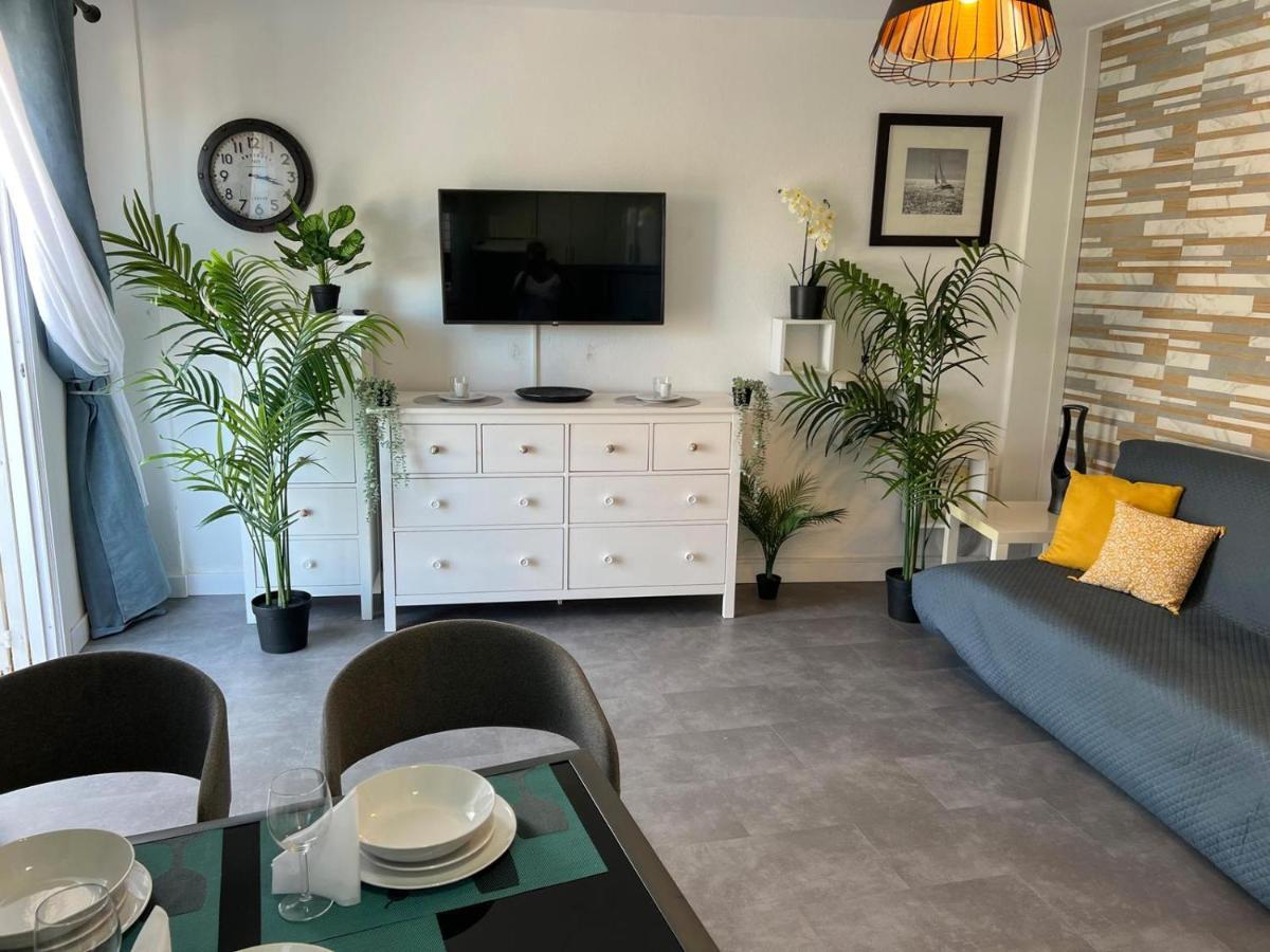 Malibu Park Apartments Sol Адехе Екстериор снимка
