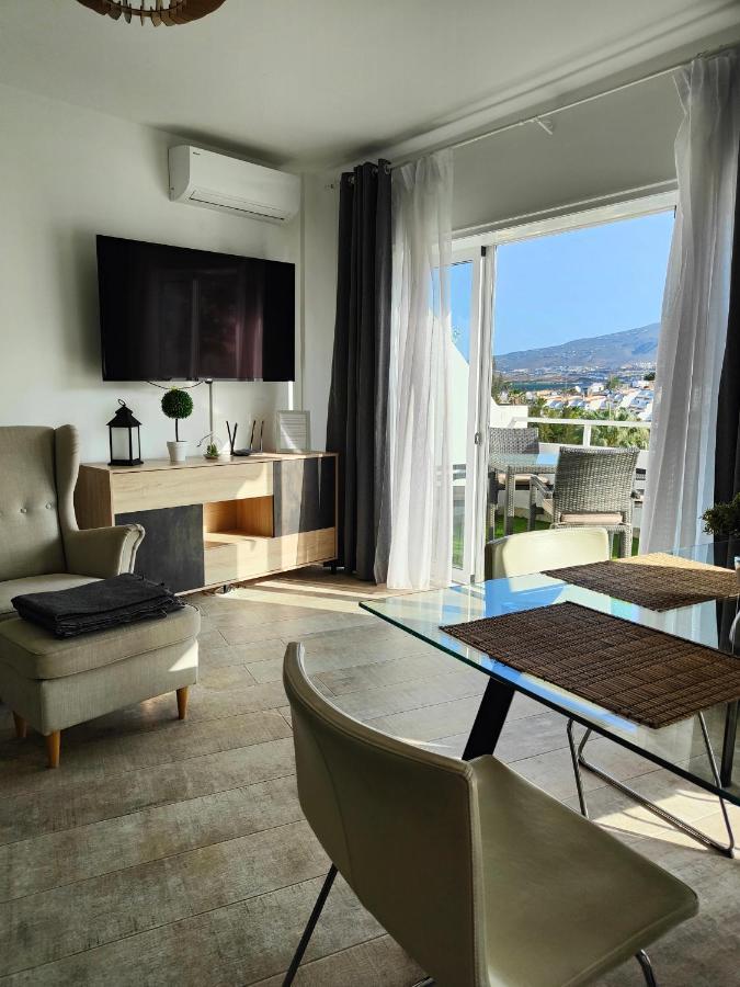 Malibu Park Apartments Sol Адехе Екстериор снимка