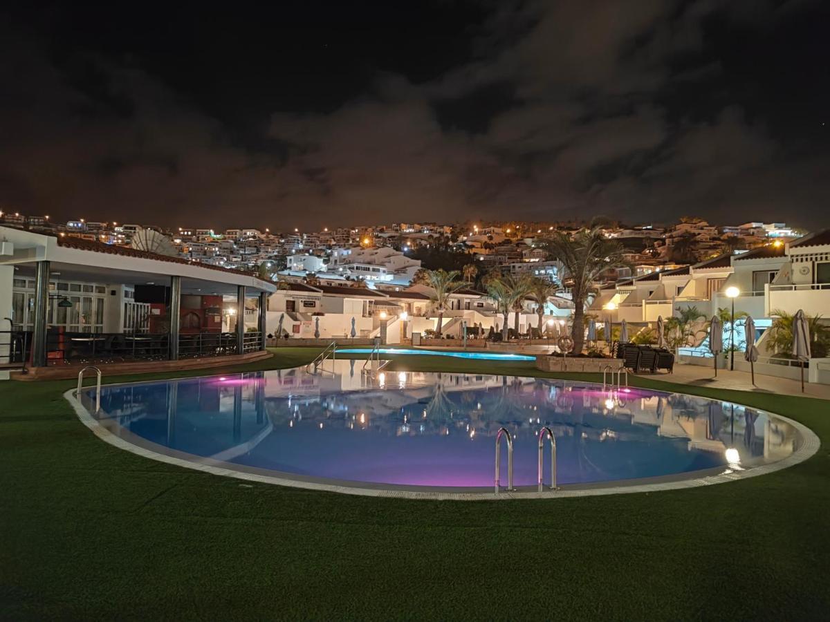 Malibu Park Apartments Sol Адехе Екстериор снимка