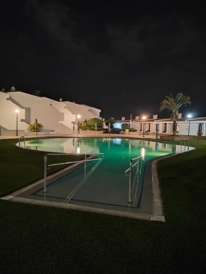 Malibu Park Apartments Sol Адехе Екстериор снимка