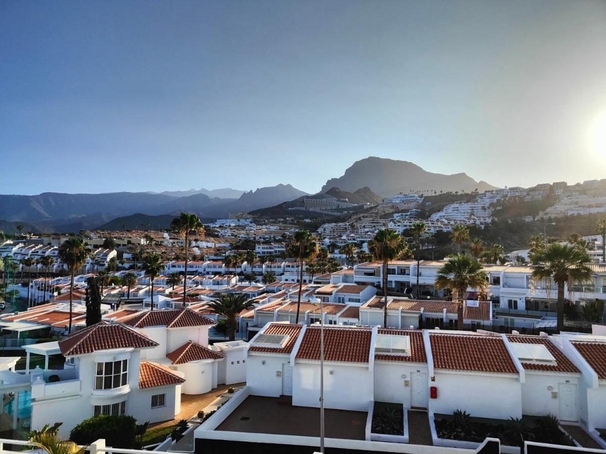 Malibu Park Apartments Sol Адехе Екстериор снимка