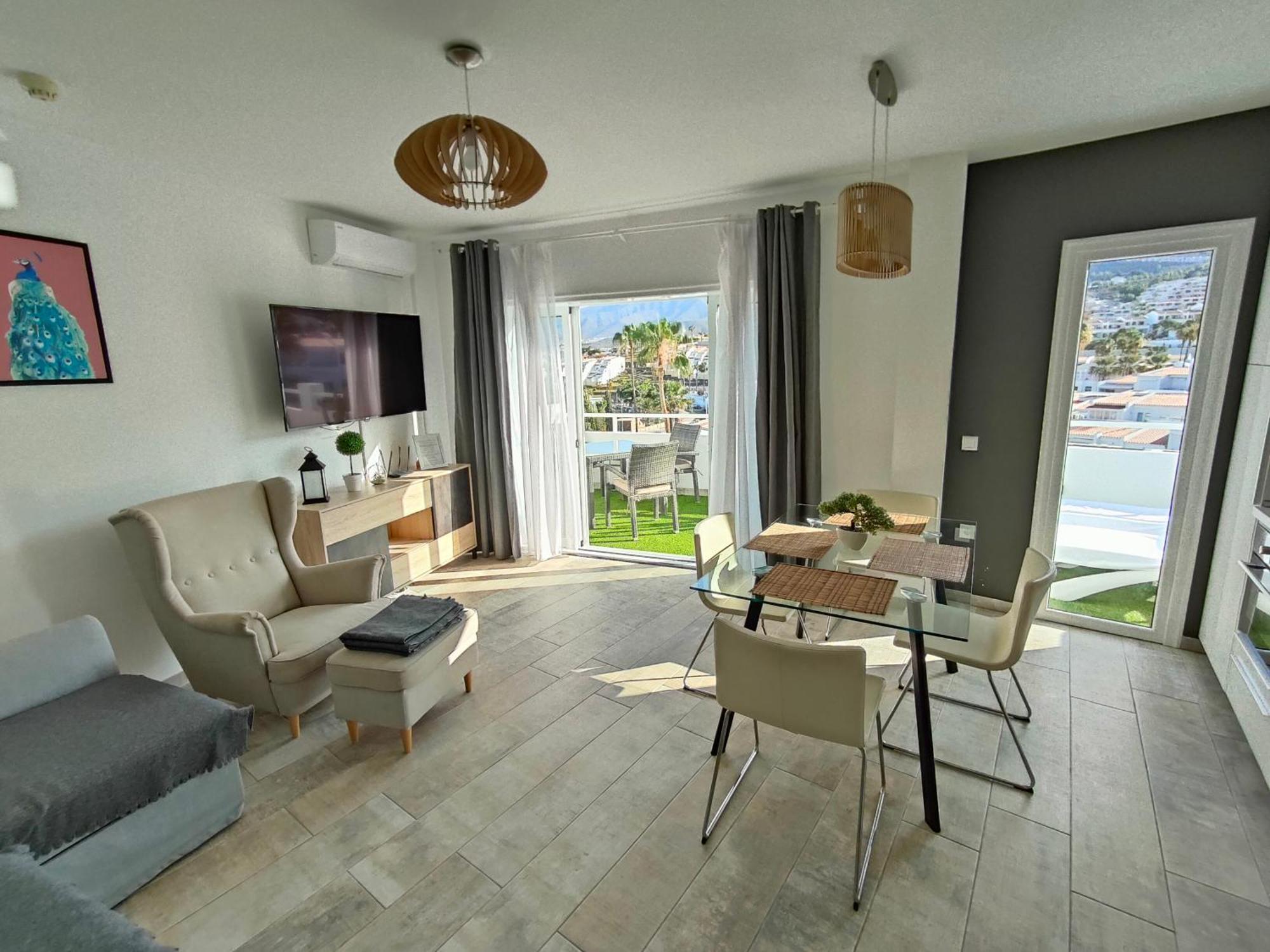 Malibu Park Apartments Sol Адехе Екстериор снимка