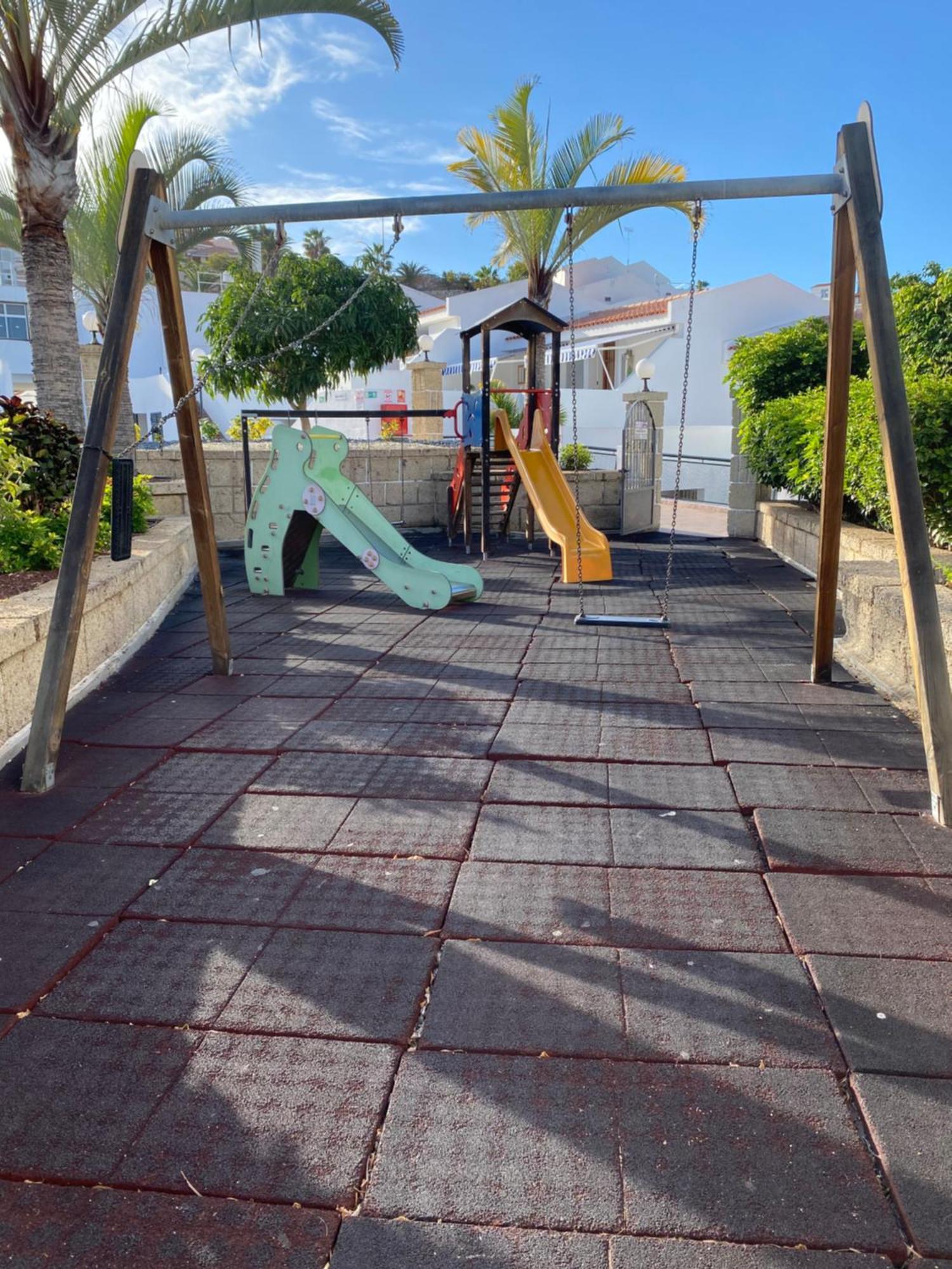 Malibu Park Apartments Sol Адехе Екстериор снимка