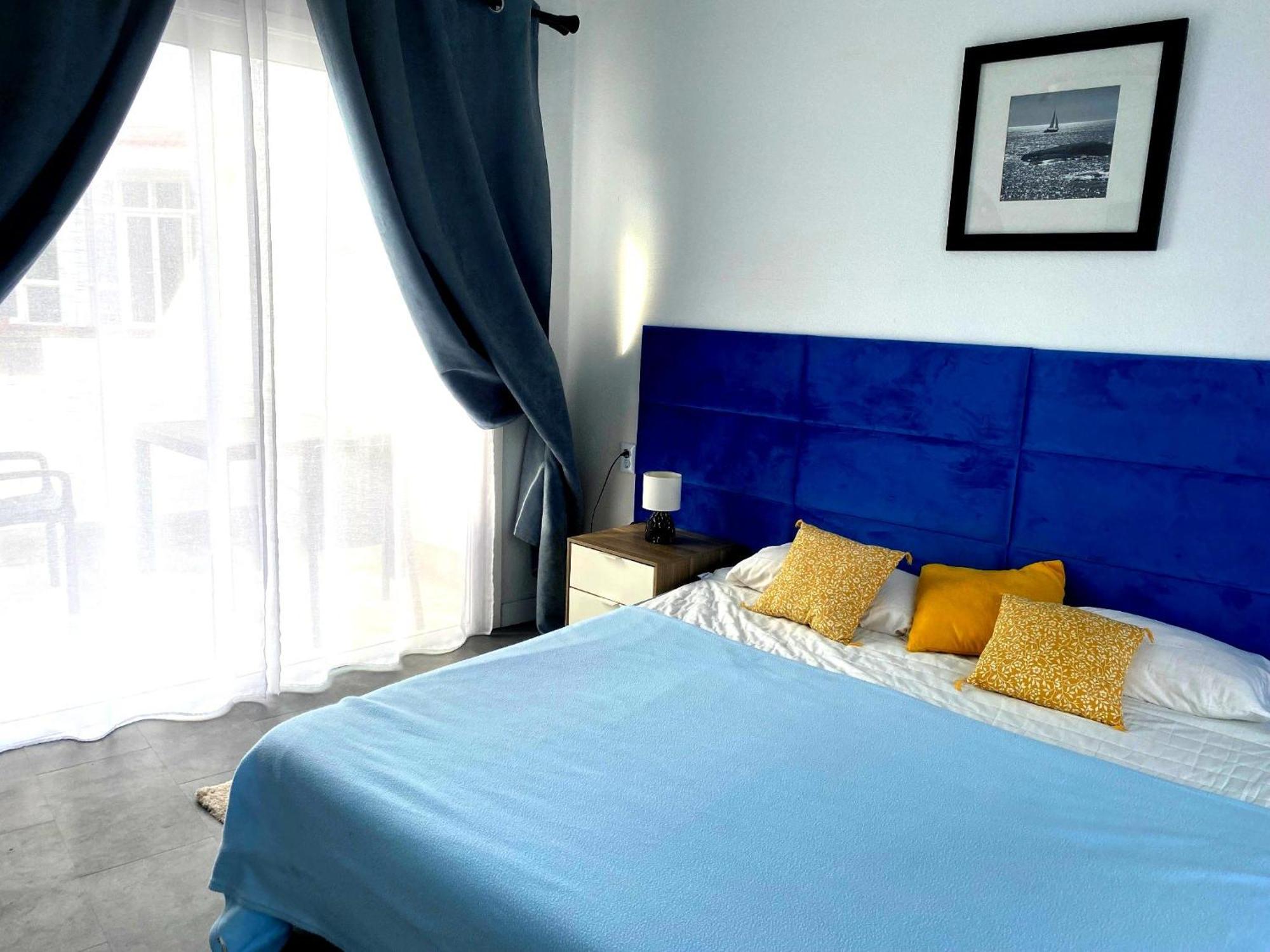 Malibu Park Apartments Sol Адехе Екстериор снимка